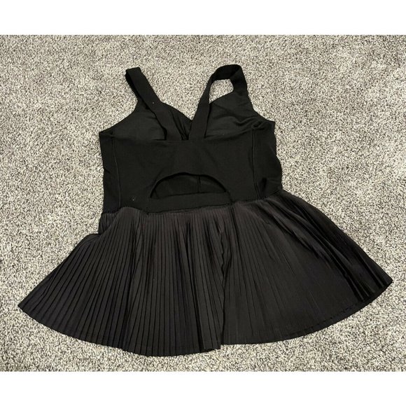 Lululemon City Tank Black size 10 EUC - Picture 3 of 4